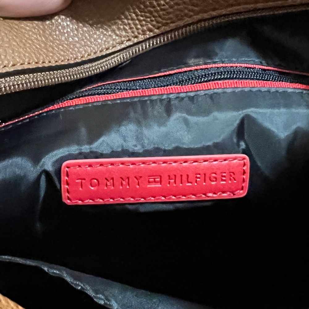 Tommy Hilfiger NWOT Cognac solid satchel bag - Picture 9 of 9